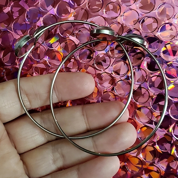 Set of 2 twist bangle bracelets with flamingo print 12mm cabachons. - Picture 3 of 5